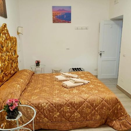 Domus San Biagio 14 Bed and Breakfast Napels Buitenkant foto