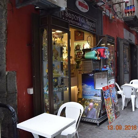 Domus San Biagio 14 Bed and Breakfast Napels Buitenkant foto