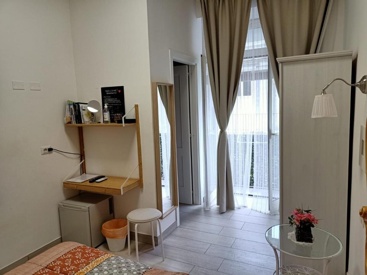 Domus San Biagio 14 Bed and Breakfast Napels Buitenkant foto