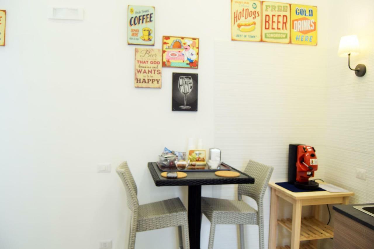 Domus San Biagio 14 Bed and Breakfast Napels Buitenkant foto